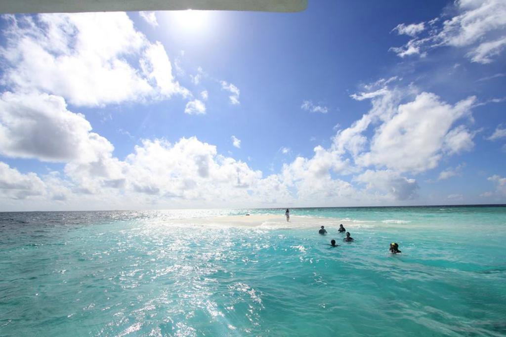 Lily Rest Maldives Hotel остров Маафуши Екстериор снимка