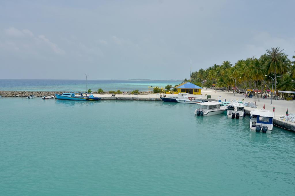 Lily Rest Maldives Hotel остров Маафуши Екстериор снимка