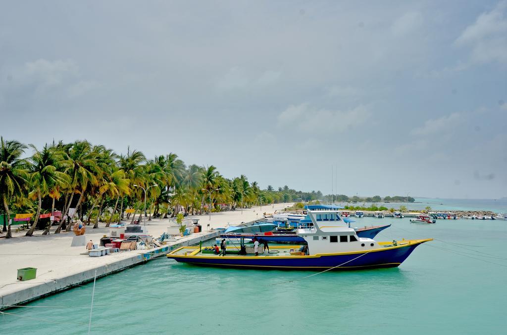 Lily Rest Maldives Hotel остров Маафуши Екстериор снимка
