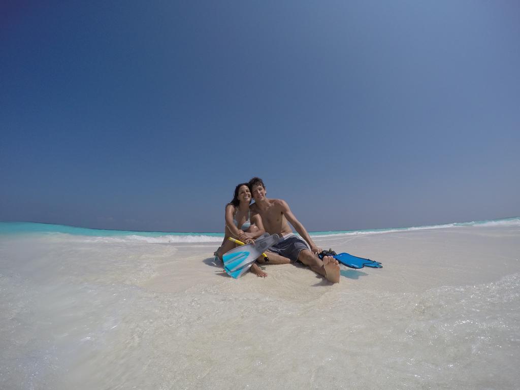 Lily Rest Maldives Hotel остров Маафуши Екстериор снимка