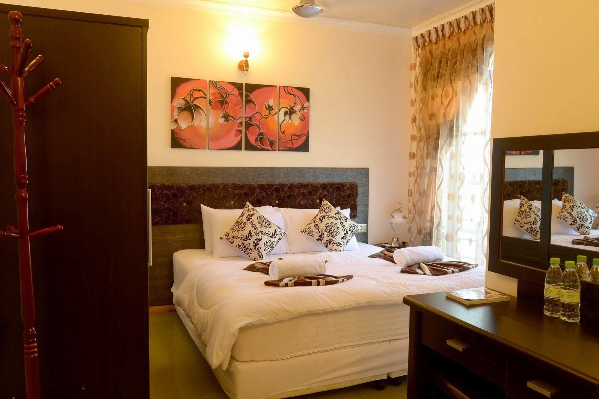 Lily Rest Maldives Hotel остров Маафуши Екстериор снимка