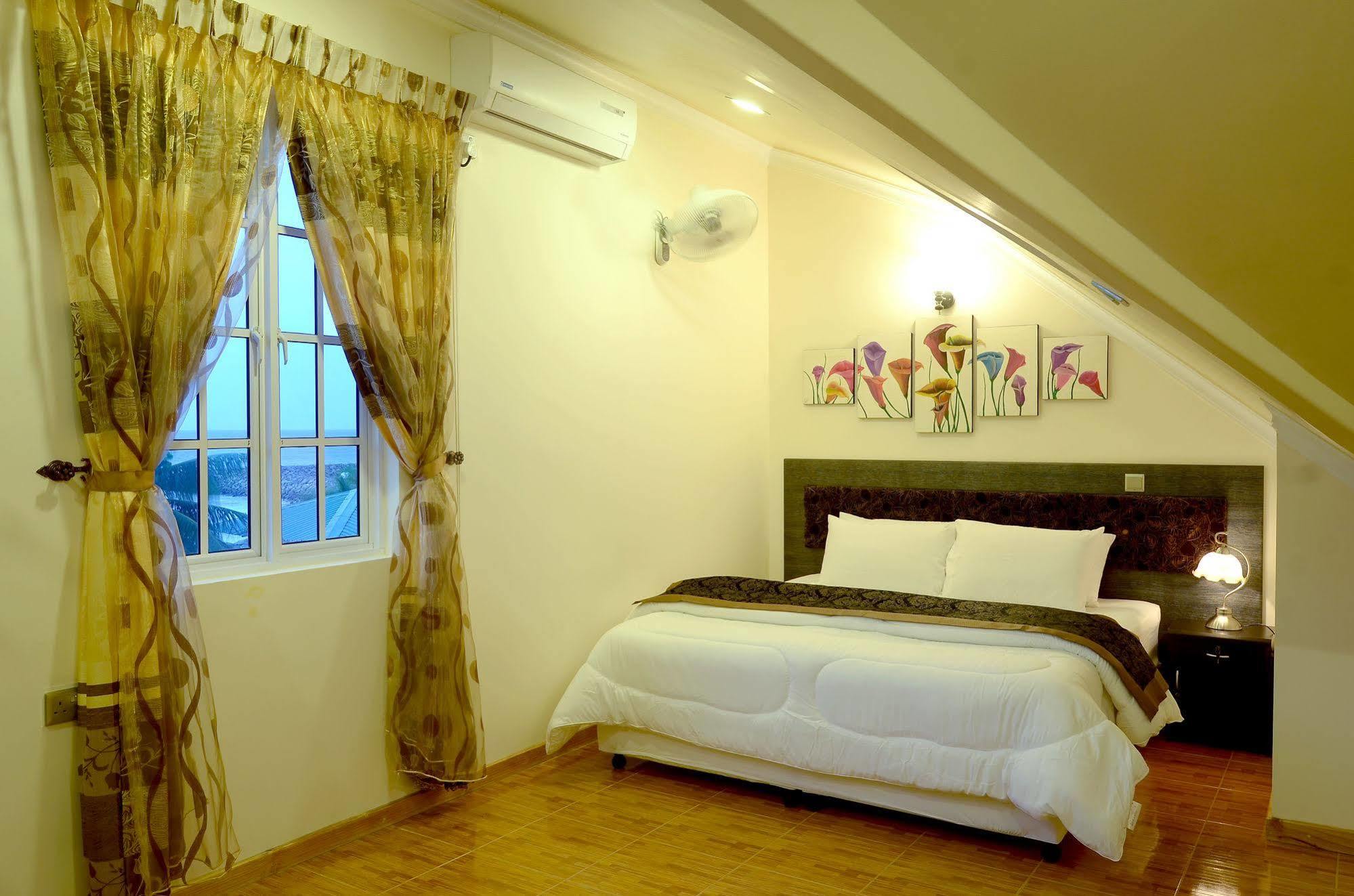 Lily Rest Maldives Hotel остров Маафуши Екстериор снимка