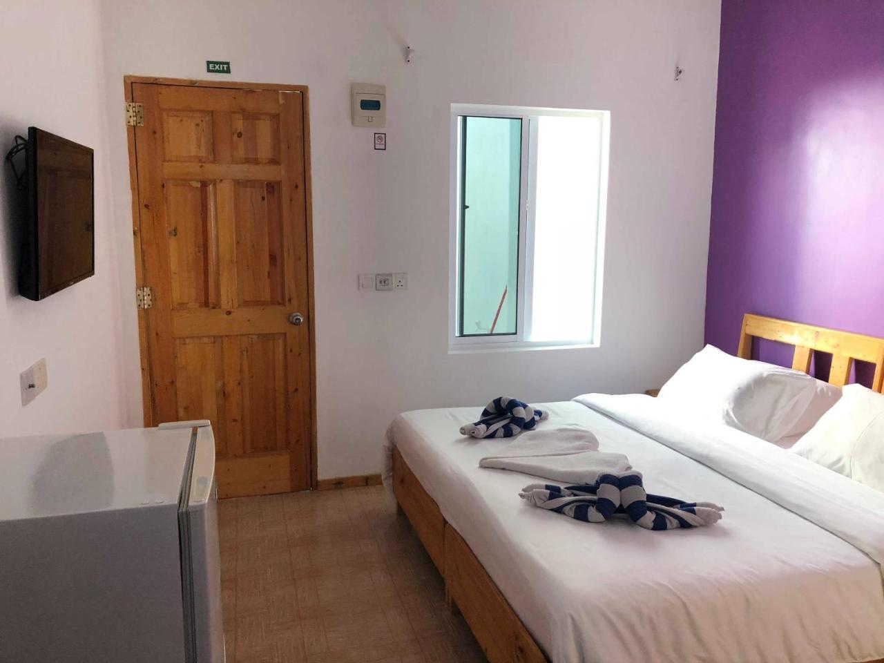 Lily Rest Maldives Hotel остров Маафуши Екстериор снимка
